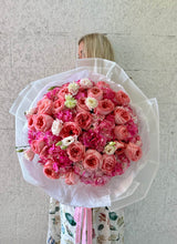 Pink Wonderland - European hydrangeas, lisianthus and garden roses.