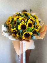 SUNFLOWER LOVER - Round Bouquet of Sunflowers, Hydrangea & Eucalyptus
