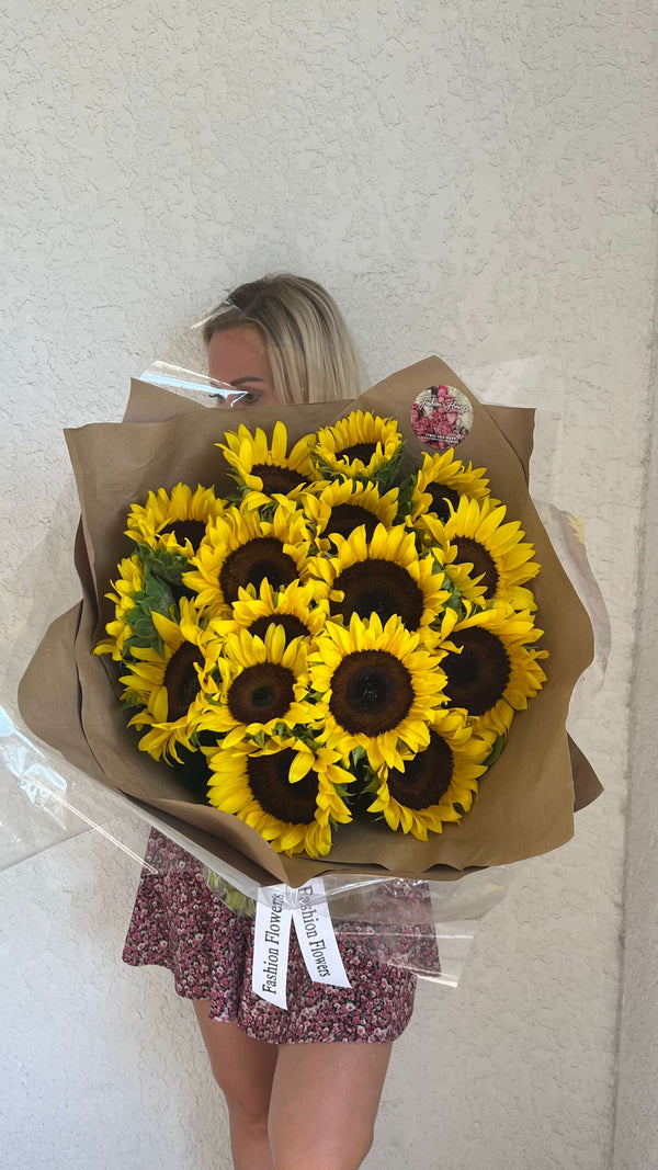 Sunshine - Classic Round Bouquet of Magnificent Sunflowers