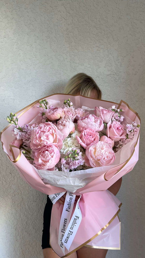 Flawless Pink: rosas rosadas de jardín, peonías, hortensias y flores comunes