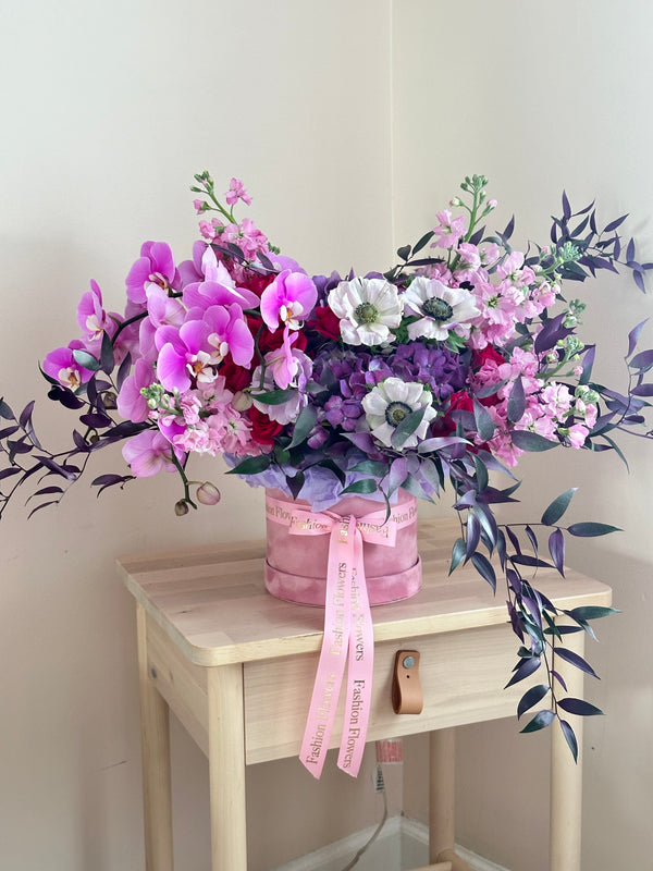 Terciopelo Púrpura - Magnífica Composición Floral