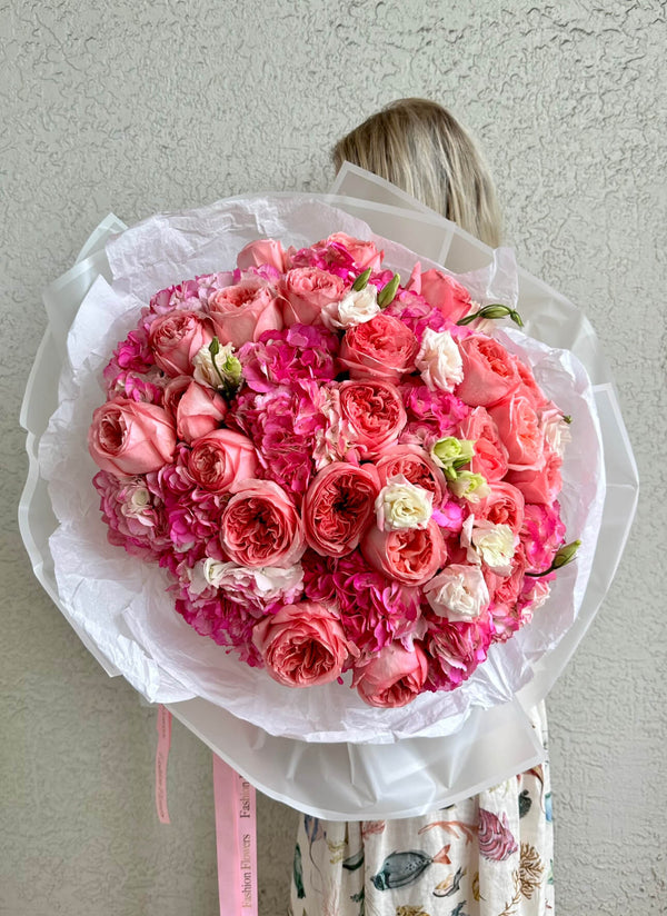 Pink Wonderland - European hydrangeas, lisianthus and garden roses.