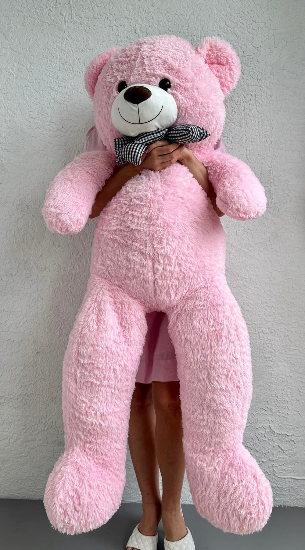 Gigantic 140cm (55 inches ) Teddy: Huggable Cuddles Await! – O&N