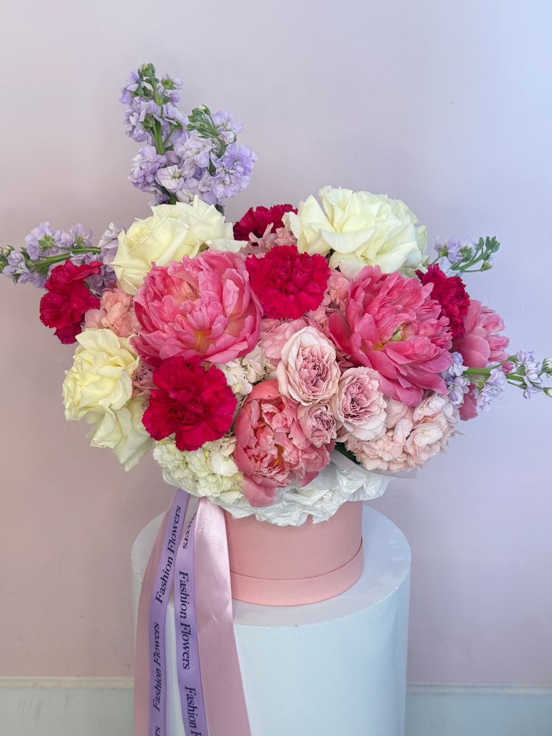 Blooming Love Box – Bright & Elegant Floral Arrangement