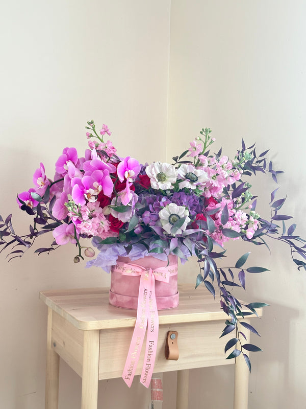 Terciopelo Púrpura - Magnífica Composición Floral