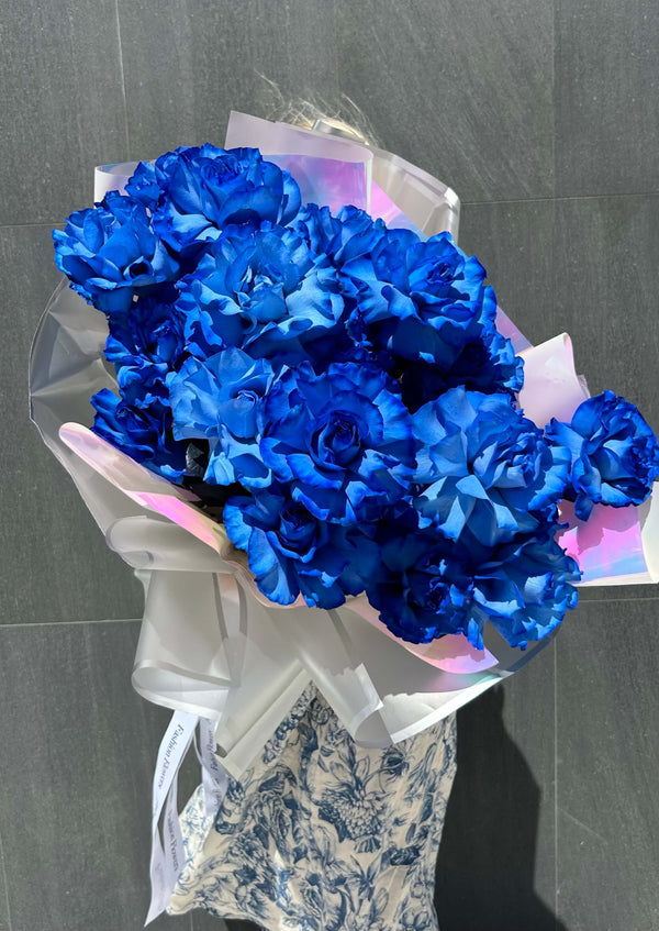 “Azul perfeito”- haste longa abre rosas azuis.