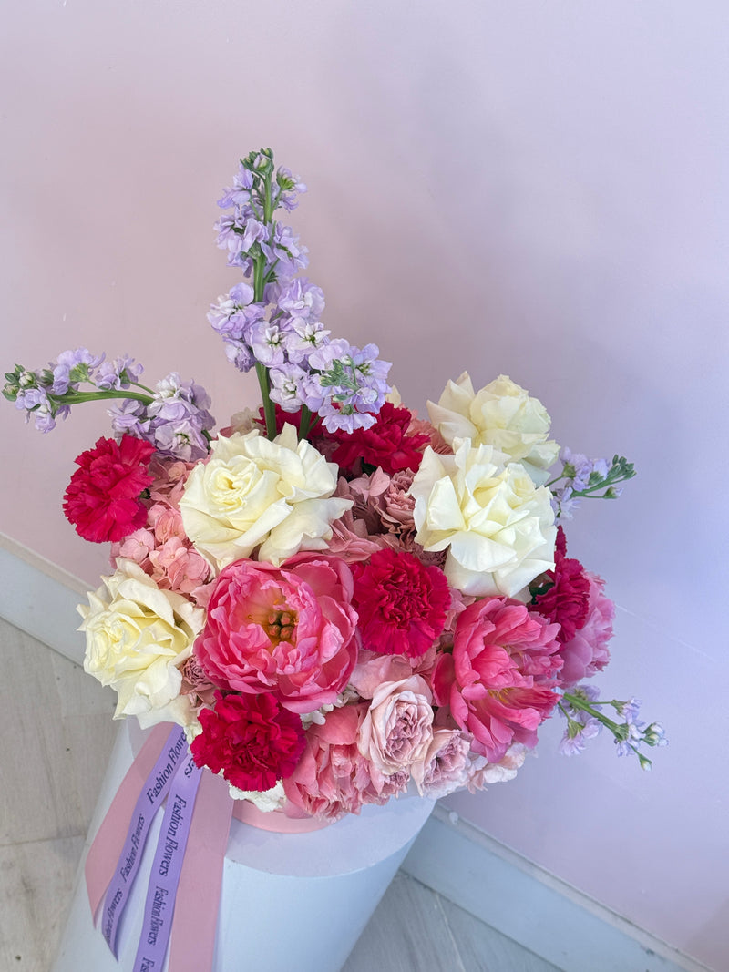 Blooming Love Box – Bright & Elegant Floral Arrangement