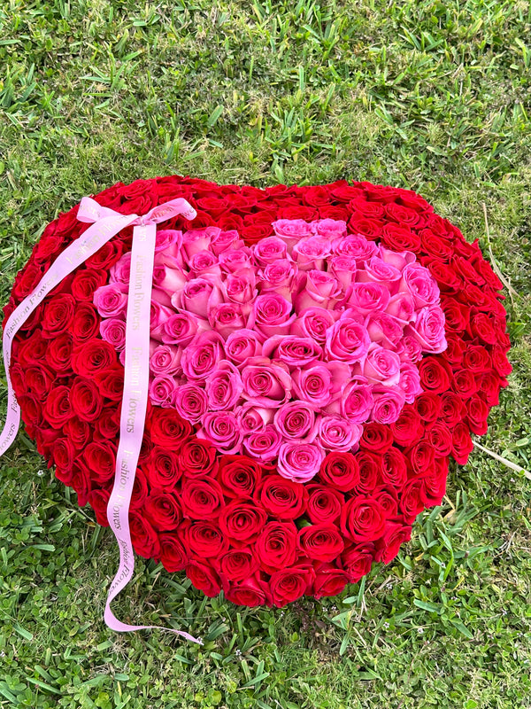 Huge Love -200 roses