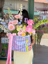 Beach Bloom Gift Bag – Fresh Flowers & Accessories