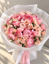“Pink flamingo” - ranunculus and spray roses. by Fashion Flowers