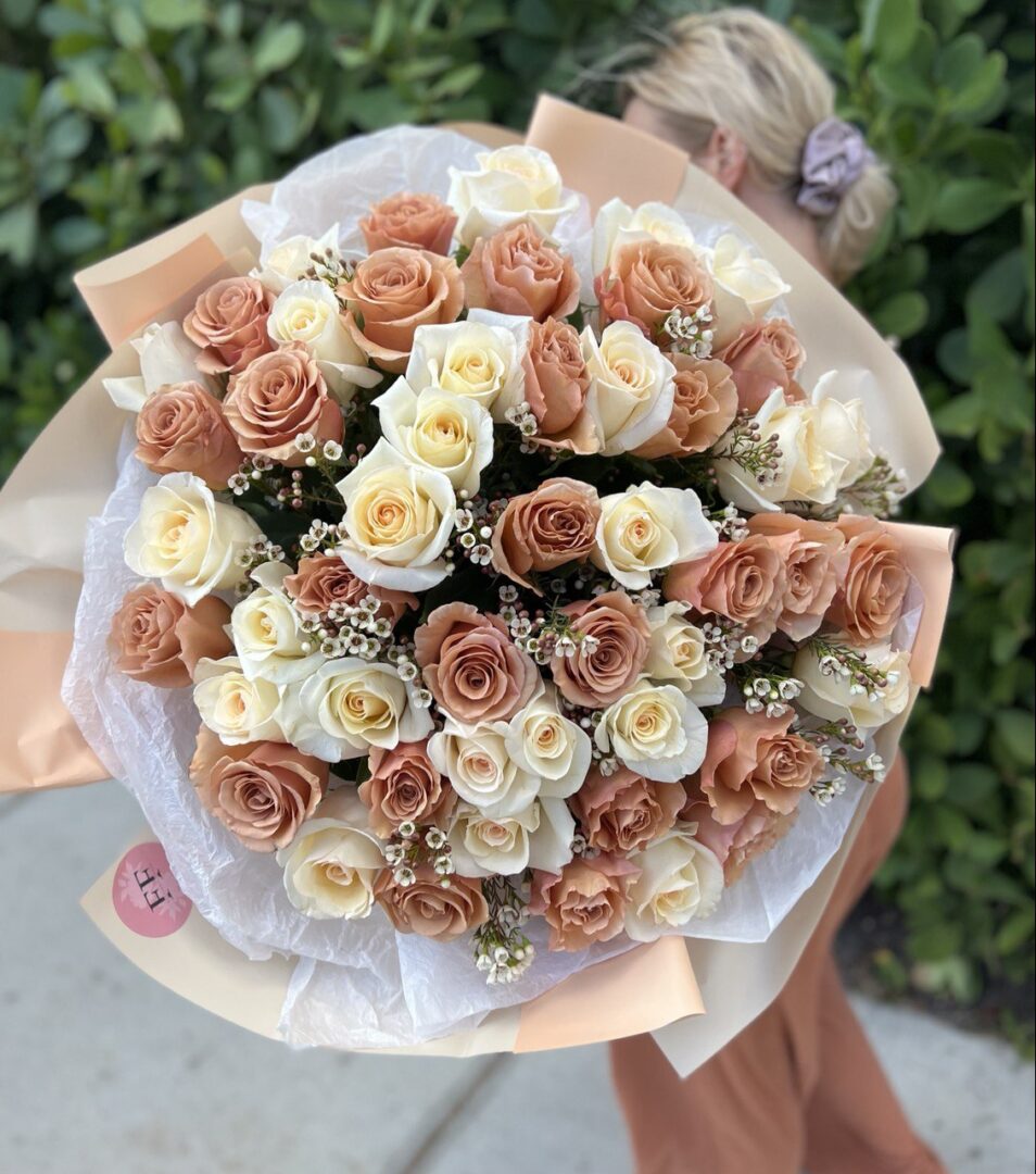 Irish Cream – Fashion Flowers and Balloons Boutique