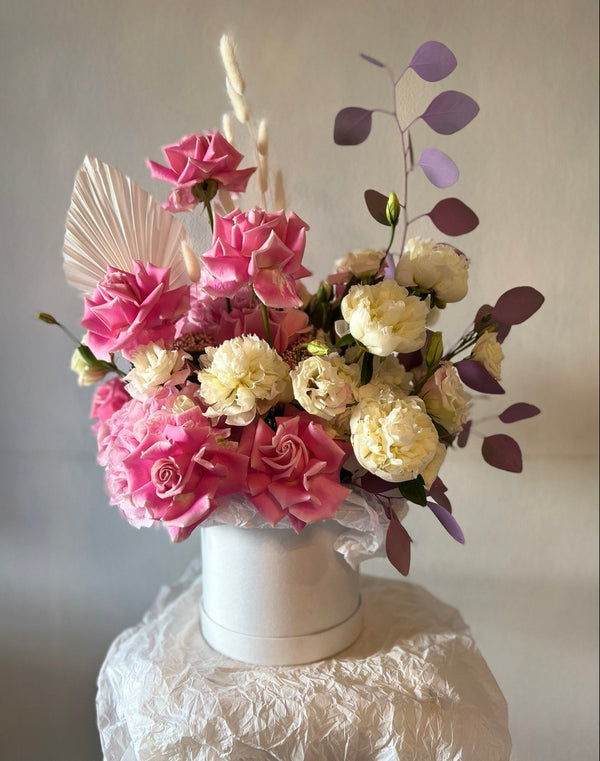 Sweet Dreams - Elegant Floral Arrangement with Roses, Peonies, Lisianthus